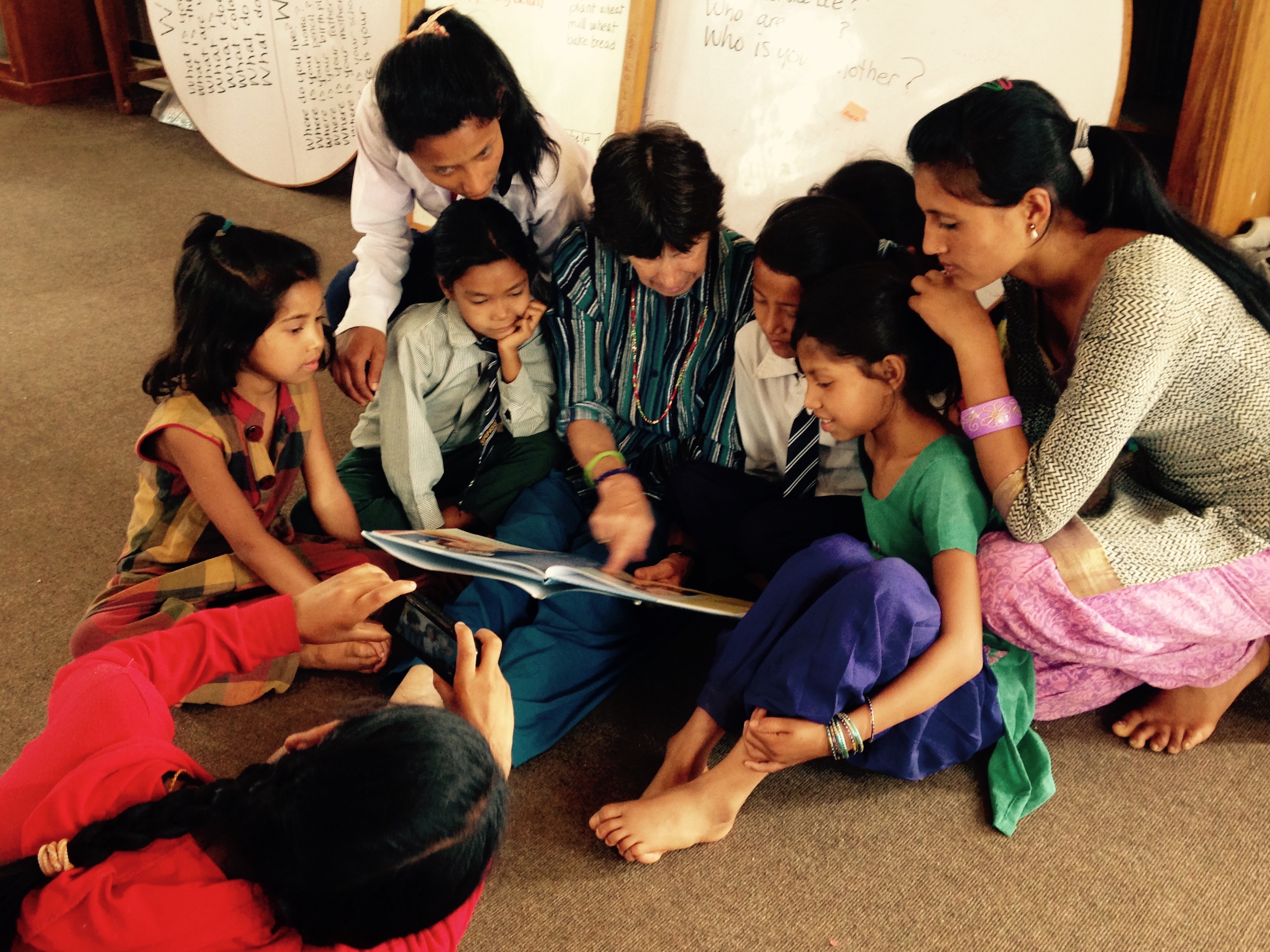 Holcombe reading to kids